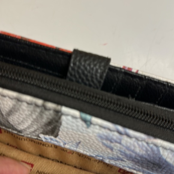 NWOT! Stone Mountain Wallet - Picture 6 of 10